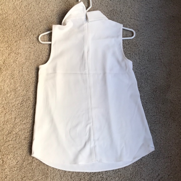 White top - Picture 2 of 2